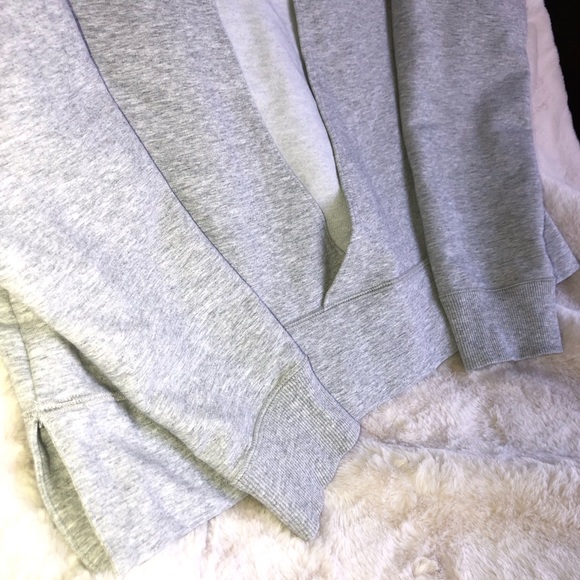 Puma grey open back sweatshirt ~ size Large - Picture 5 of 7